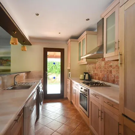 Sleeps 8 Pool Air Con Wifi Villa *