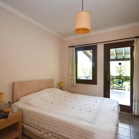 Sleeps 8 Pool Air Con Wifi * Bitez