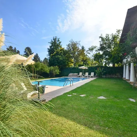 Sleeps 8 Pool Air Con Wifi Bitez