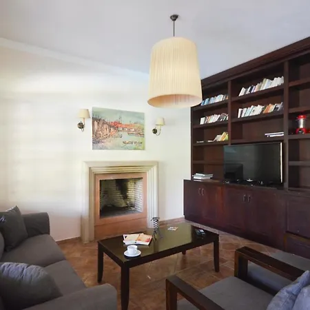 Sleeps 8 Pool Air Con Wifi Villa