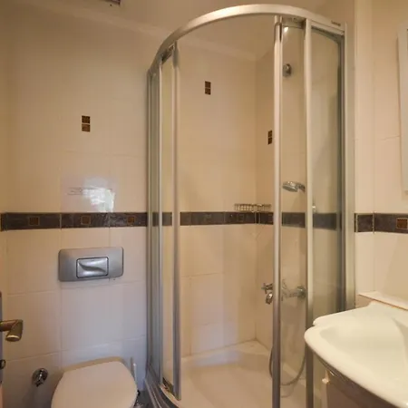 Sleeps 8 Pool Air Con Wifi Villa Bitez