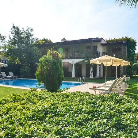 Sleeps 8 Pool Air Con Wifi Villa *