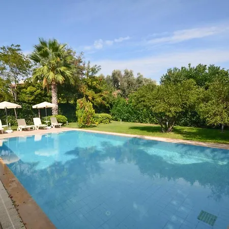Villa Sleeps 8 Pool Air Con Wifi Bitez